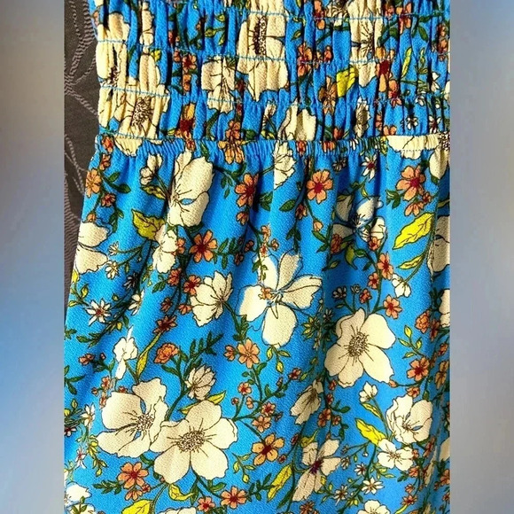 Monteau Los Angeles - Beautifully Vibrant Blue Floral Medium Dress 🦋🌼 - Picture 2 of 15